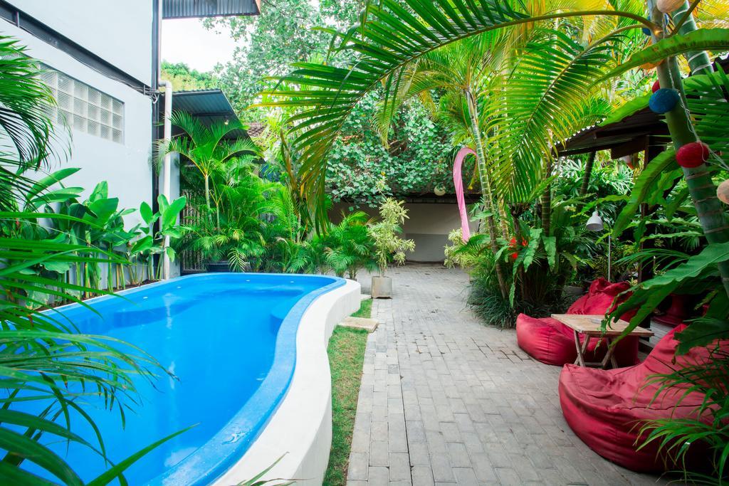 M Box Seminyak Hostel Ngoại thất bức ảnh
