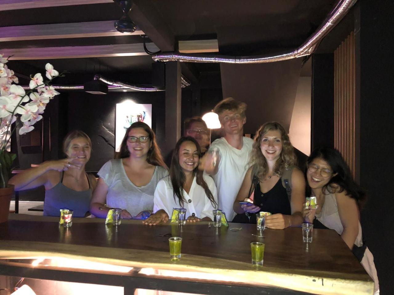 M Box Seminyak Hostel Ngoại thất bức ảnh