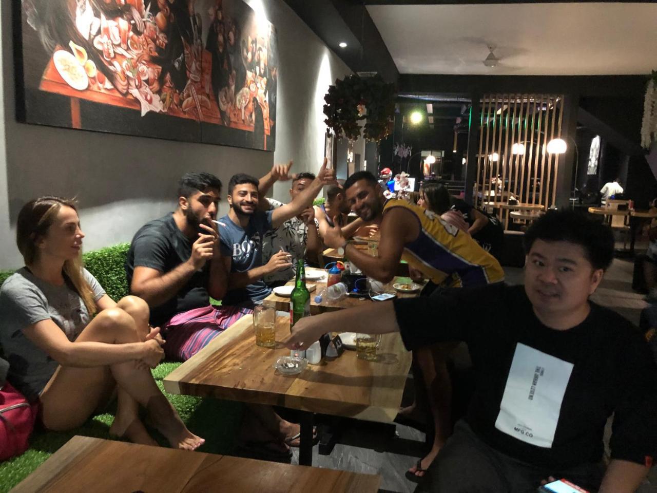 M Box Seminyak Hostel Ngoại thất bức ảnh